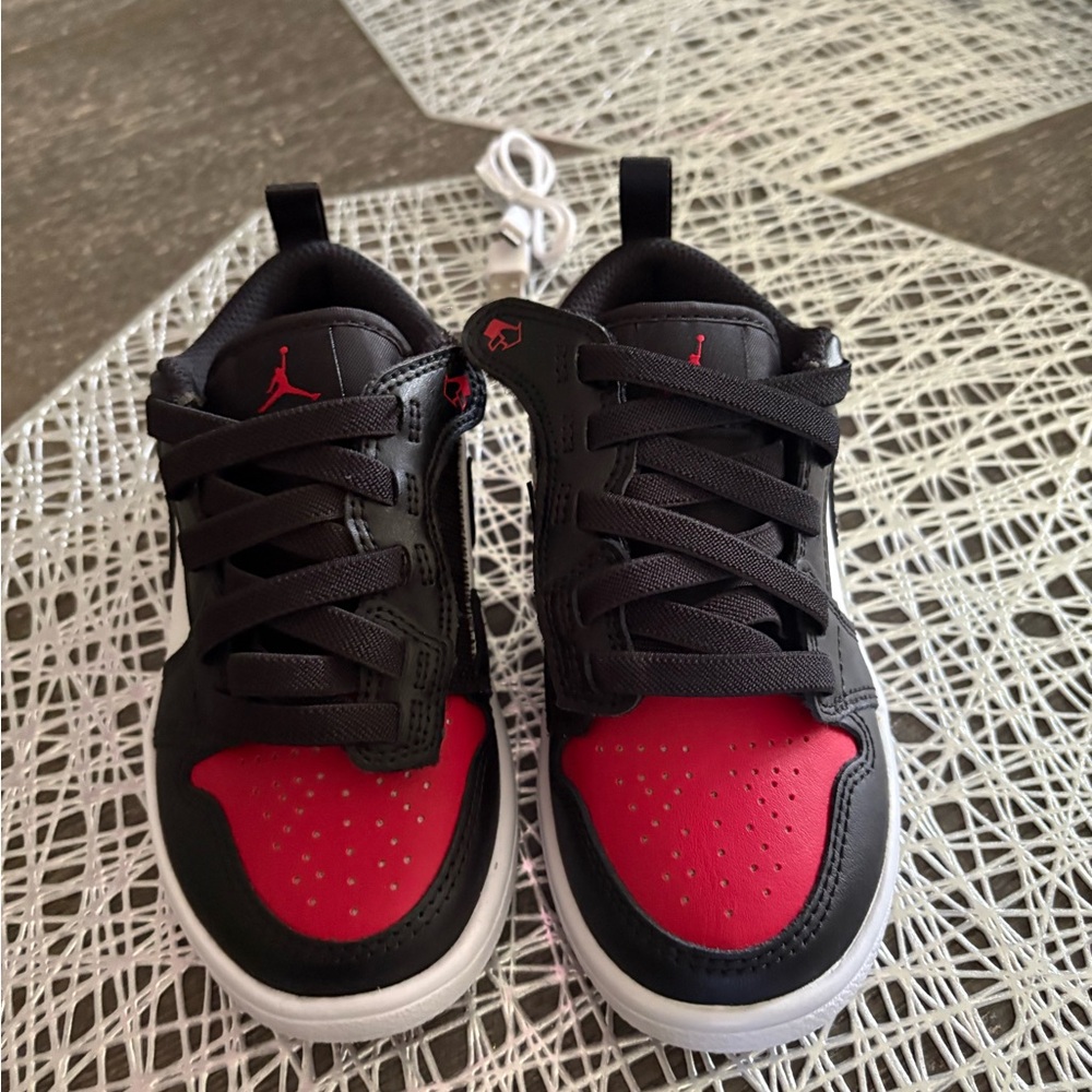 Nike Air Jordan Little Kid - Jordan Low Alt - Black, red and white